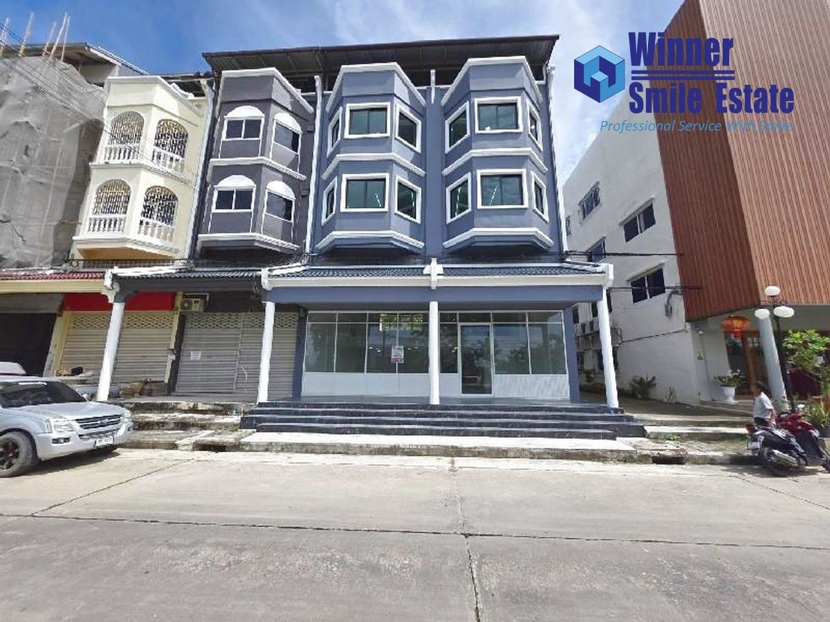 ให้เช่าโฮมออฟฟิศลาดกระบัง สุวรรณภูมิ : ให้เช่า อาคารพาณิชย์ 3.5 ชั้น 45 ตร.ว  หมู่บ้าน สวนหลวงนิเวศน์ หลังมุมถนนเมน ตรงข้ามสวนหลวง ร.9