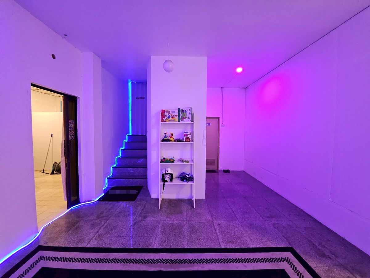 ขายอาคารพาณิชย์ปทุมธานี รังสิต ธรรมศาสตร์ : ลงทุนวันนี้! รับค่าเช่าทันที ทำเลค้าขาย ริมถนนหลัก ใกล้มหาลัย-ตลาด-รถไฟฟ้า, ตึกแถว/อาคารพาณิชย์ 2 ชั้น, 20.6 ตร.วา, ริมถนนเอกทักษิณ หมู่บ้านเมืองเอก ทำเลค้าขาย, ใกล้มหาวิทยาลัยรังสิต, ใกล้รถไฟฟ้าสายสีแดง สถานีหลักหก 