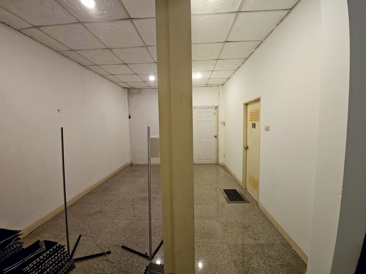 ขายอาคารพาณิชย์ปทุมธานี รังสิต ธรรมศาสตร์ : ลงทุนวันนี้! รับค่าเช่าทันที ทำเลค้าขาย ริมถนนหลัก ใกล้มหาลัย-ตลาด-รถไฟฟ้า, ตึกแถว/อาคารพาณิชย์ 2 ชั้น, 20.6 ตร.วา, ริมถนนเอกทักษิณ หมู่บ้านเมืองเอก ทำเลค้าขาย, ใกล้มหาวิทยาลัยรังสิต, ใกล้รถไฟฟ้าสายสีแดง สถานีหลักหก 