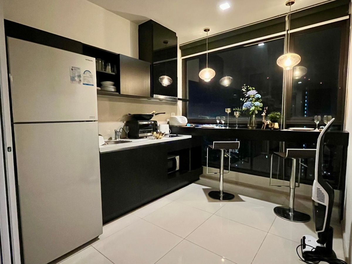 For RentCondoOnnut, Udomsuk : 🔥For urgent rent🔥 Rhythm Sukhumvit 44/1, spacious room + bathtub, fully furnished (next to BTS Phra Khanong)