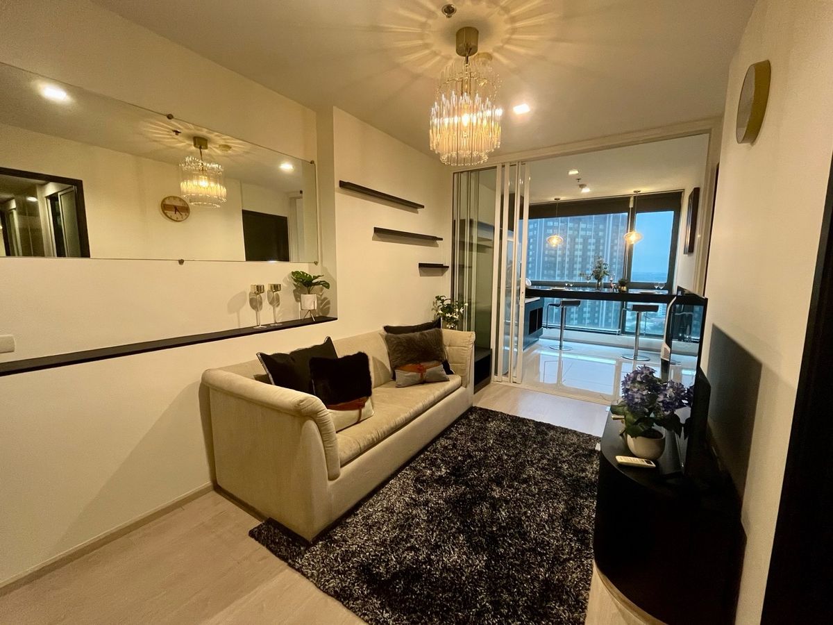 For RentCondoOnnut, Udomsuk : 🔥For urgent rent🔥 Rhythm Sukhumvit 44/1, spacious room + bathtub, fully furnished (next to BTS Phra Khanong)