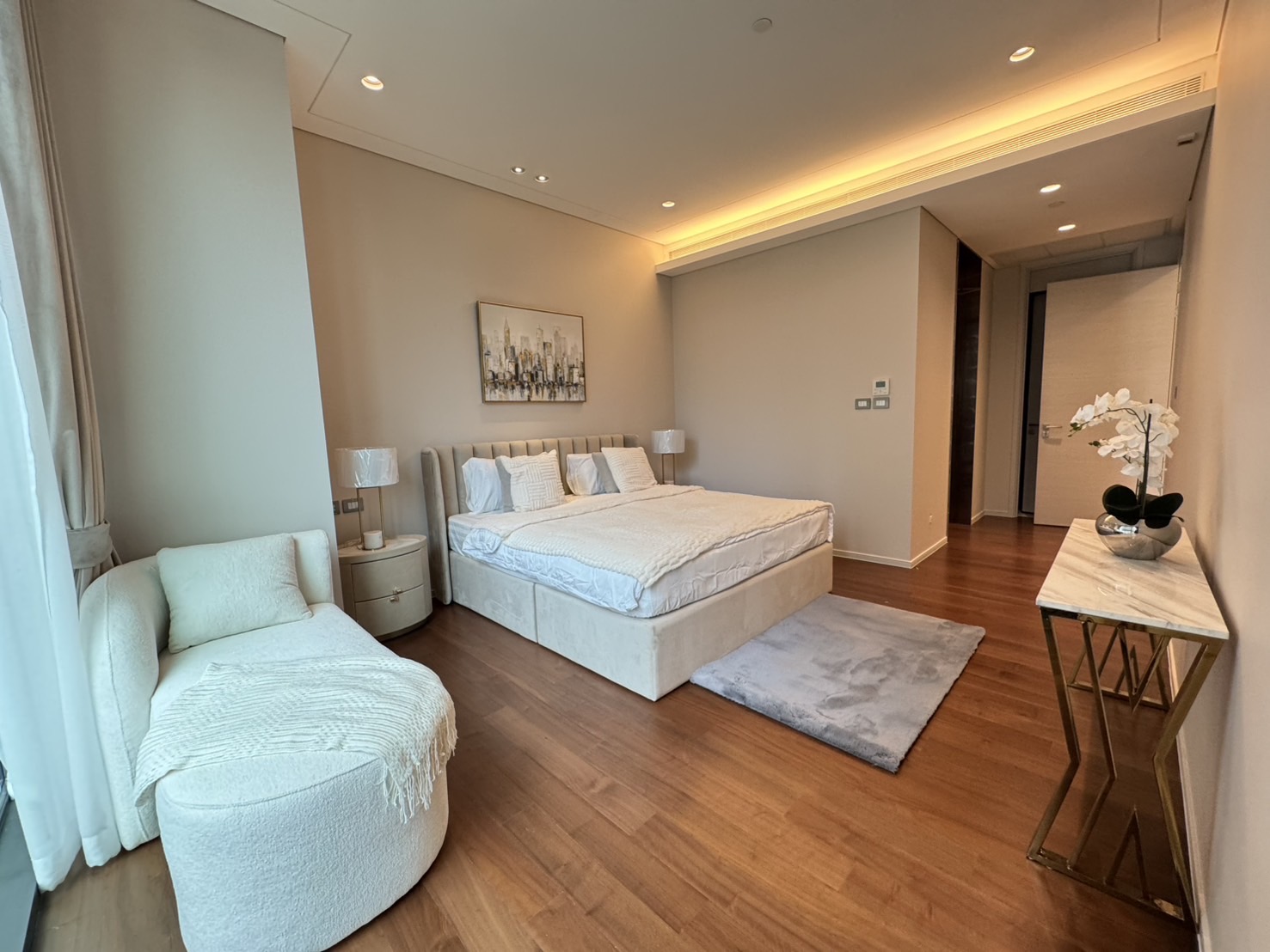ขายคอนโดวิทยุ ชิดลม หลังสวน : The Residences @ sindhorn kempinski bangkok คอนโดหรูใจกลางหลังสวน พร้อมบริการจากโรงแรม 5 ดาว ห้องใหม่ ตกแต่งพร้อมอยู่ 49,000,000