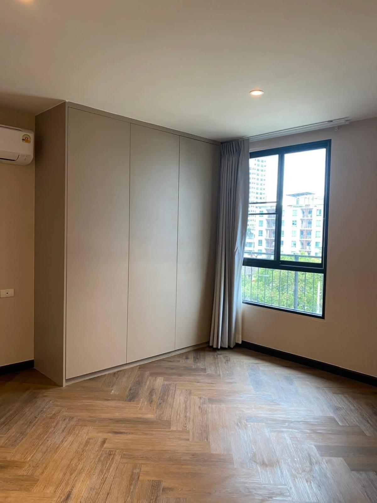 For SaleCondoSapankwai,Jatujak : Luxury condo 2 bedrooms 101 sq.m. near BTS Saphan KhwaiBaxtor Condominium priced at 11.99 million with complete amenities!