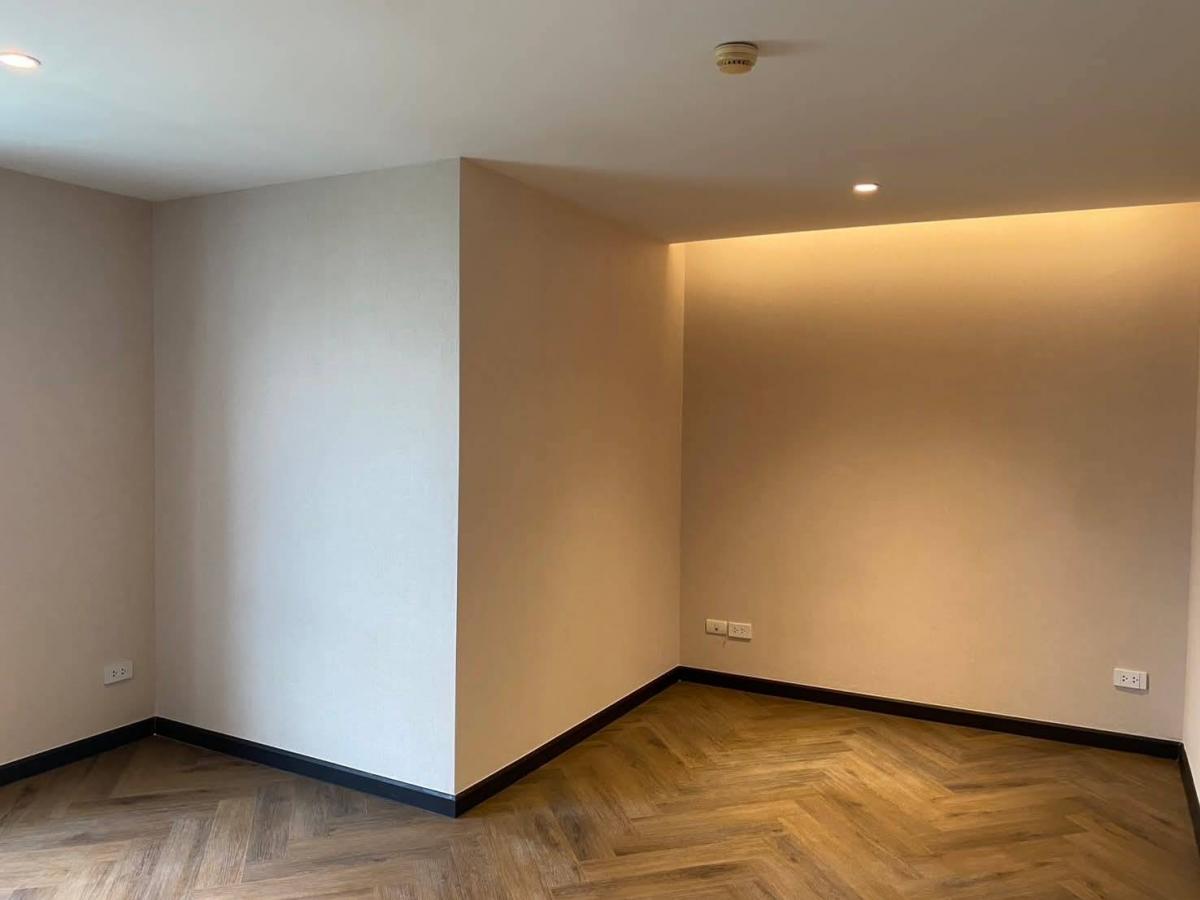 For SaleCondoSapankwai,Jatujak : Luxury condo 2 bedrooms 101 sq.m. near BTS Saphan KhwaiBaxtor Condominium priced at 11.99 million with complete amenities!