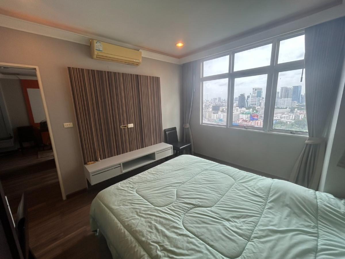 For SaleCondoRatchathewi,Phayathai : Condo in the heart of Victory Monument, 2 bedrooms, 72 sq.m., priced at 5.99 million THB.Chewathai Ratchaprarop, all amenities included for free!