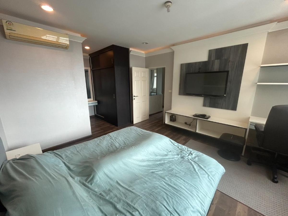 For SaleCondoRatchathewi,Phayathai : Condo in the heart of Victory Monument, 2 bedrooms, 72 sq.m., priced at 5.99 million THB.Chewathai Ratchaprarop, all amenities included for free!