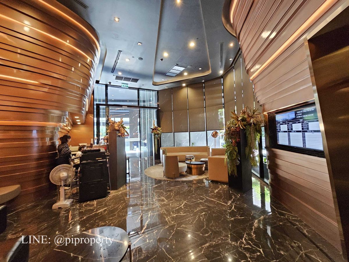 ให้เช่าคอนโดอารีย์ อนุสาวรีย์ : ดูเพล็กซ์ชั้นสูง 2 ห้องนอน ให้เช่า ไอดีโอ คิว วิคตอรี่ 0 เมตร จาก BTS ชัยชนะ และศตวรรษที่ลานภาพยนตร์ โรงเรียนและโรงพยาบาลที่ดีโดยรอบ