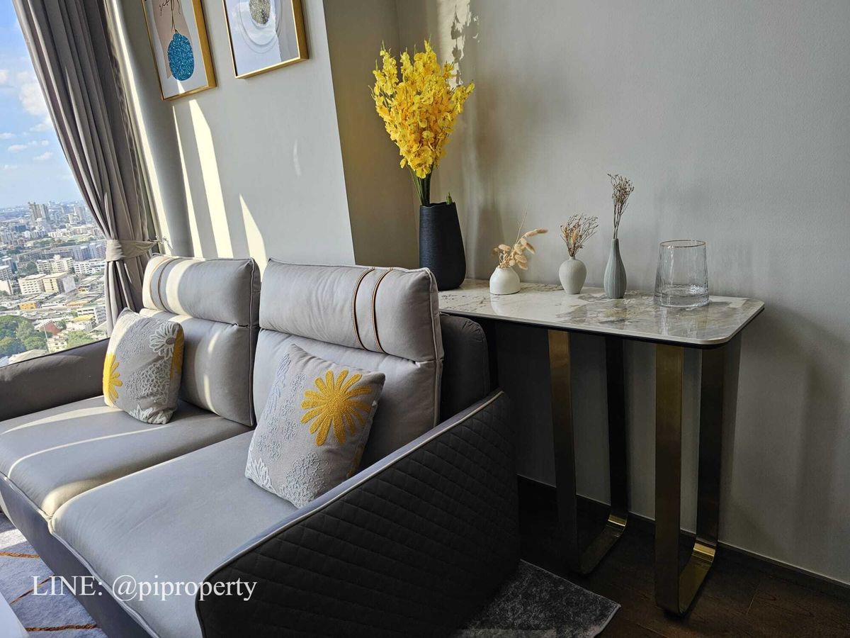 ให้เช่าคอนโดอารีย์ อนุสาวรีย์ : ดูเพล็กซ์ชั้นสูง 2 ห้องนอน ให้เช่า ไอดีโอ คิว วิคตอรี่ 0 เมตร จาก BTS ชัยชนะ และศตวรรษที่ลานภาพยนตร์ โรงเรียนและโรงพยาบาลที่ดีโดยรอบ