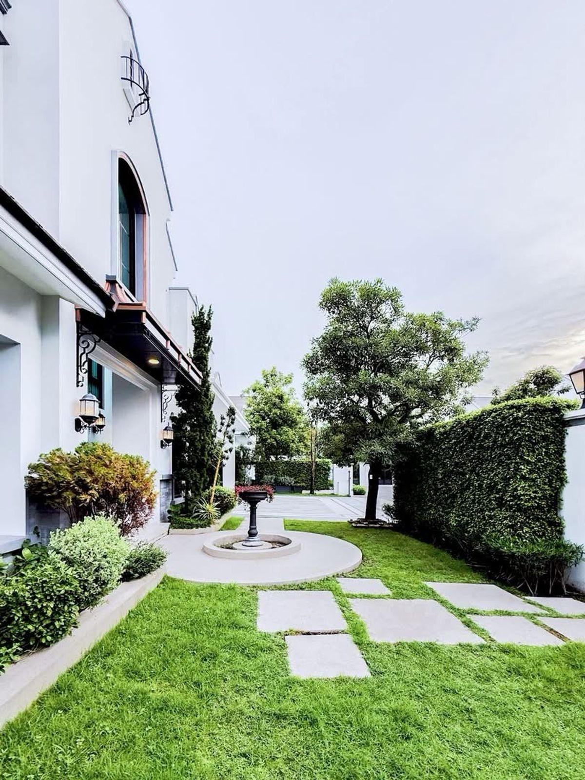 For RentHousePattanakan, Srinakarin : House at Rama 9 -Krungthepkreetha near Brighton International SchoolWellington International SchoolSamittivej Srinakarin hospital The Nine Home pro Rama 9 