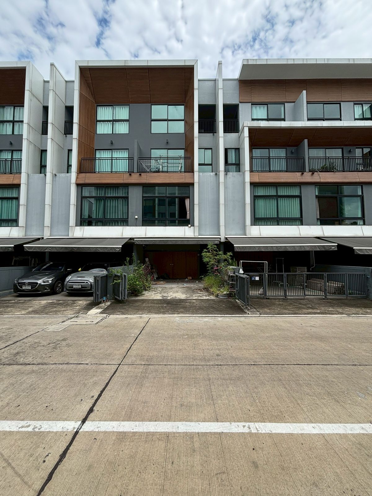 For SaleTownhomePattanakan, Srinakarin : Arden Thonglor Project-Phatthanakan 20 Townhome quietly in the heart of the city for 10 minutes to Thonglor.