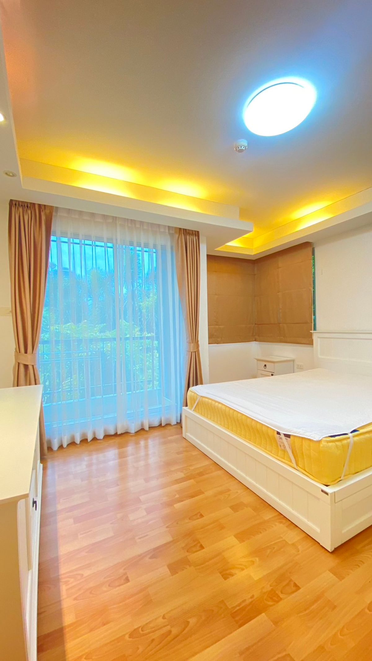 ขายคอนโดรัชดา ห้วยขวาง : P-94973 ต้องการขายคอนโด ศุภาลัย ซิตี้ รีสอร์ท รัชดา-ห้วยขวาง Pracha Uthit Rd, Huai Khwang, Bangkok Line Id: @easythaihome 085-592-2897