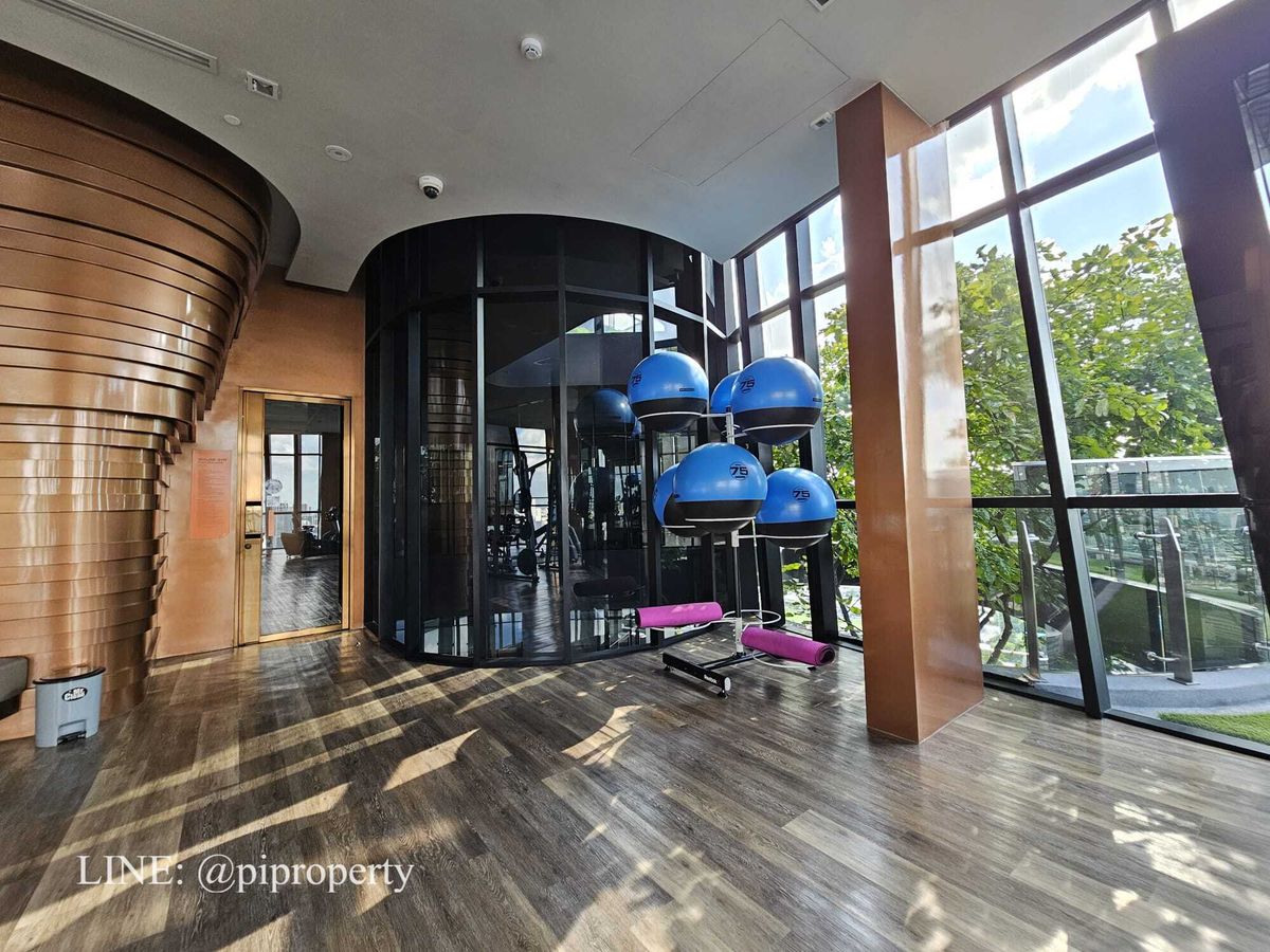 ให้เช่าคอนโดอารีย์ อนุสาวรีย์ : ดูเพล็กซ์ชั้นสูง 2 ห้องนอน ให้เช่า ไอดีโอ คิว วิคตอรี่ 0 เมตร จาก BTS ชัยชนะ และศตวรรษที่ลานภาพยนตร์ โรงเรียนและโรงพยาบาลที่ดีโดยรอบ