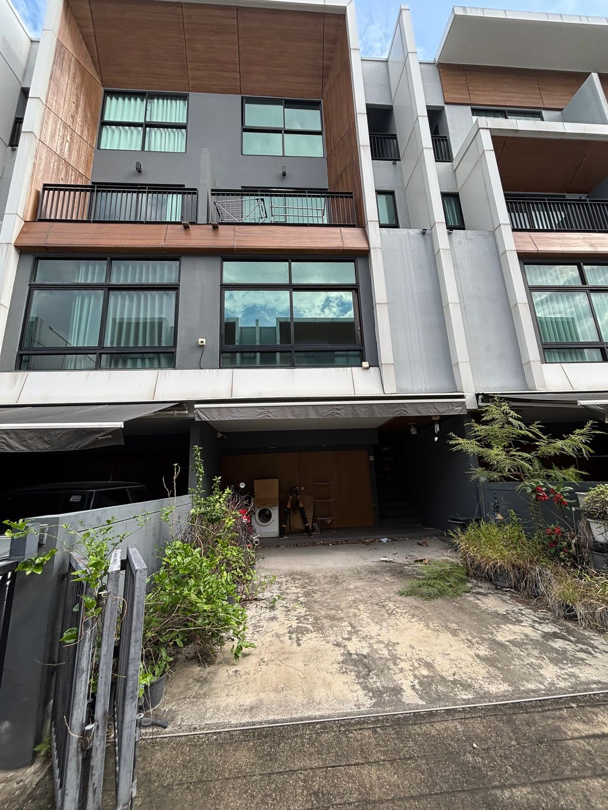 ขายทาวน์โฮมพัฒนาการ ศรีนครินทร์ : โครงการ Arden ทองหล่อ-พัฒนาการ 20 Townhome เงียบสงบใจกลางเมือง 10 นาทีถึงทองหล่อ