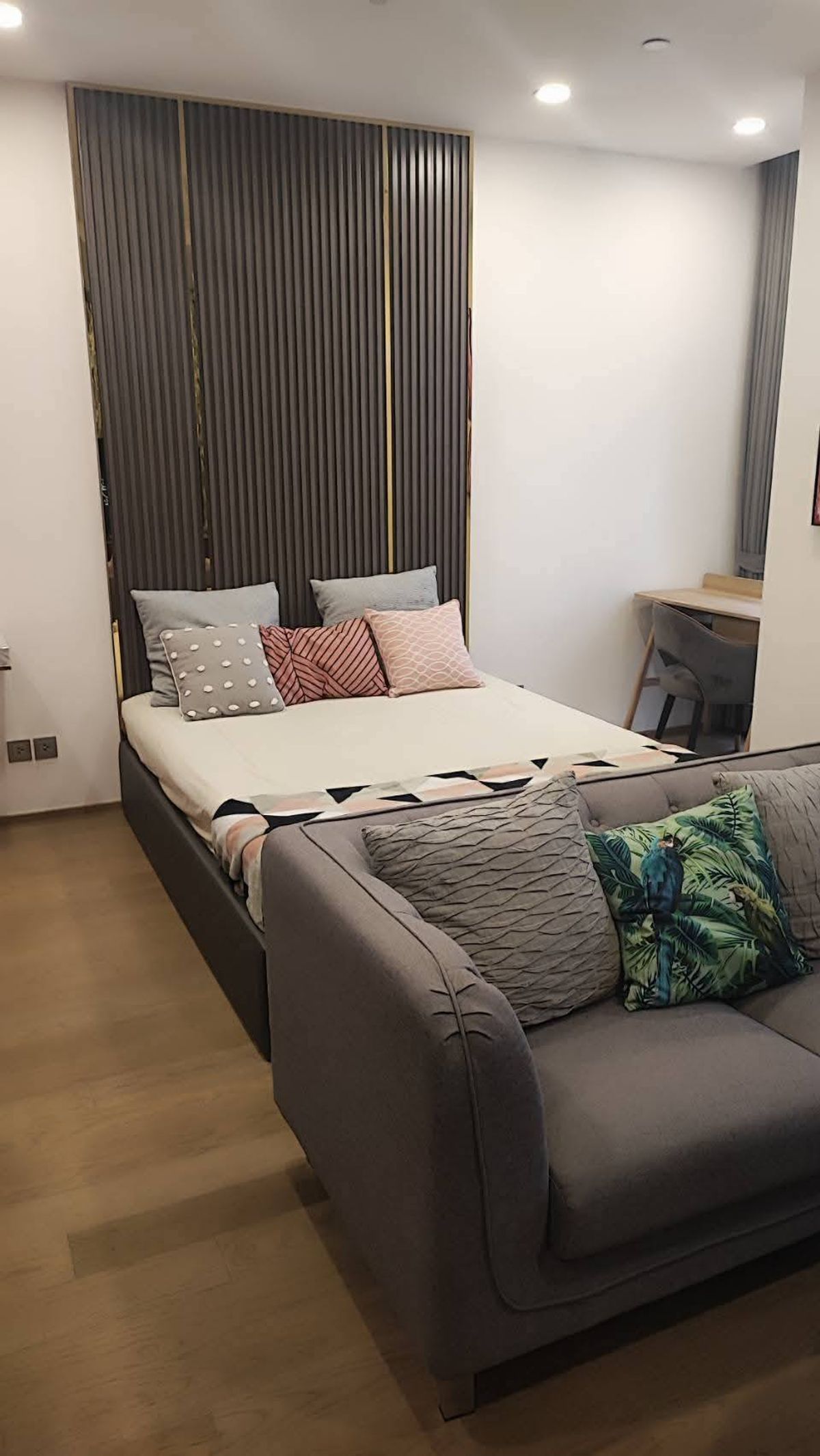 For RentCondoSiam Paragon ,Chulalongkorn,Samyan : Ashton Condo for Rent, Chula - Silom, opposite Chamchuri Square, near MRT Sam Yan, large room, beautiful view