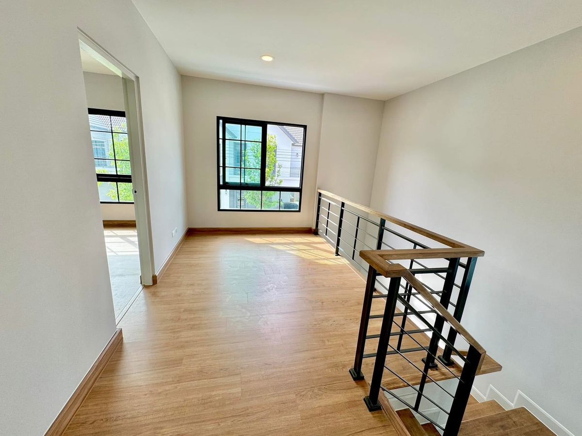 ขายบ้านบางนา แบริ่ง ลาซาล : ขายบ้านเดี่ยว CENTRO บางนา ติดสวนสนามเด็กเล่น | 5 นาทีถึง Mega Bangna บ้านแบบ Devy 230 ตร.ม. | ทิศใต้รับลม