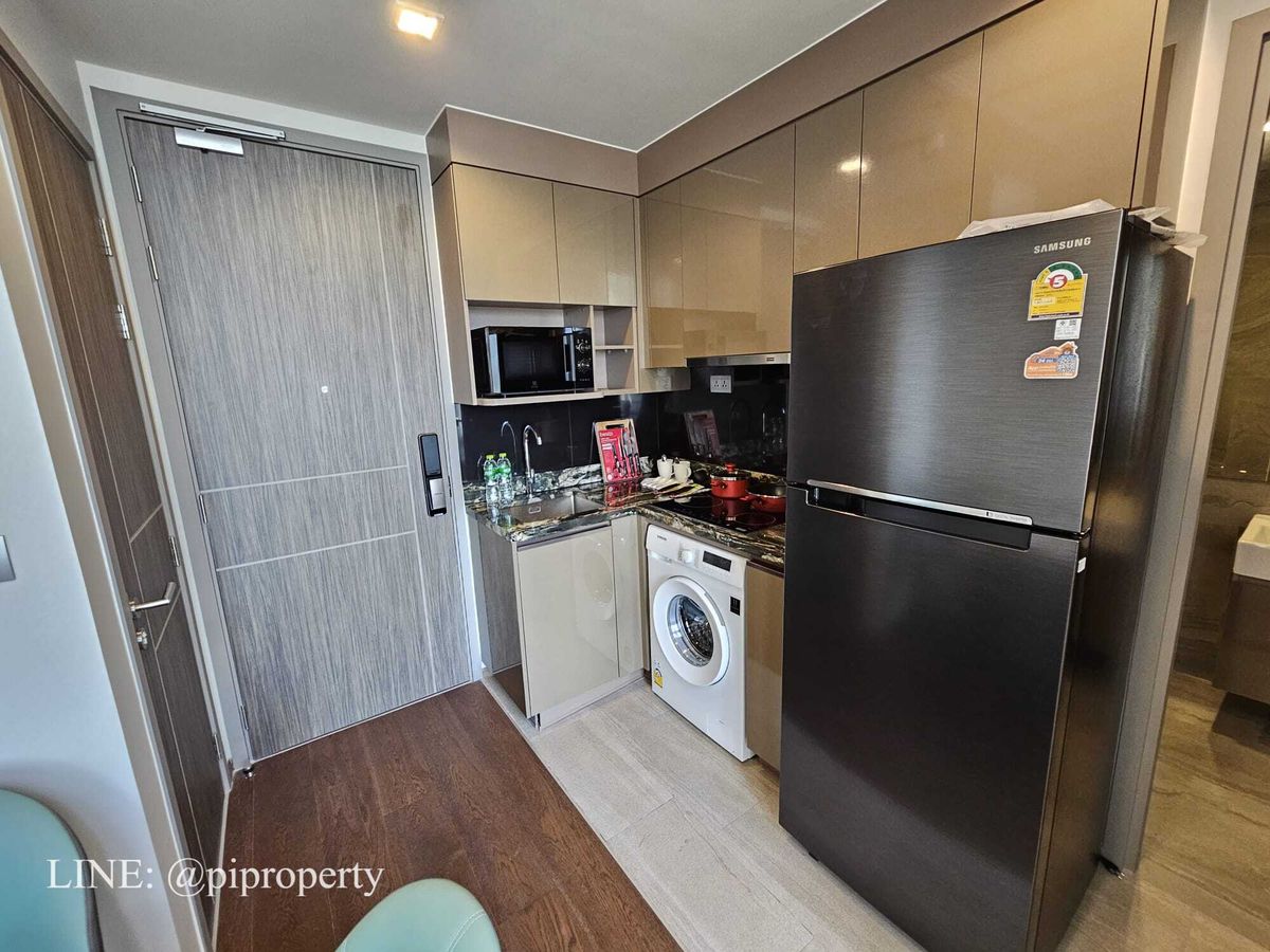 ให้เช่าคอนโดอารีย์ อนุสาวรีย์ : ดูเพล็กซ์ชั้นสูง 2 ห้องนอน ให้เช่า ไอดีโอ คิว วิคตอรี่ 0 เมตร จาก BTS ชัยชนะ และศตวรรษที่ลานภาพยนตร์ โรงเรียนและโรงพยาบาลที่ดีโดยรอบ