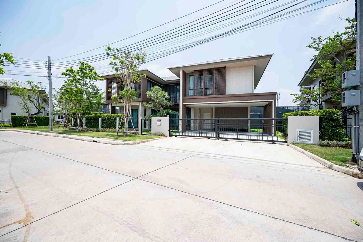 ขายบ้านพัฒนาการ ศรีนครินทร์ : ขายด่วน🔥🔥 บ้านขนาด 300 ตรม. พร้อมผู้เช่า บนเนื้อที่ดินใหญ่ 109 ตรว.