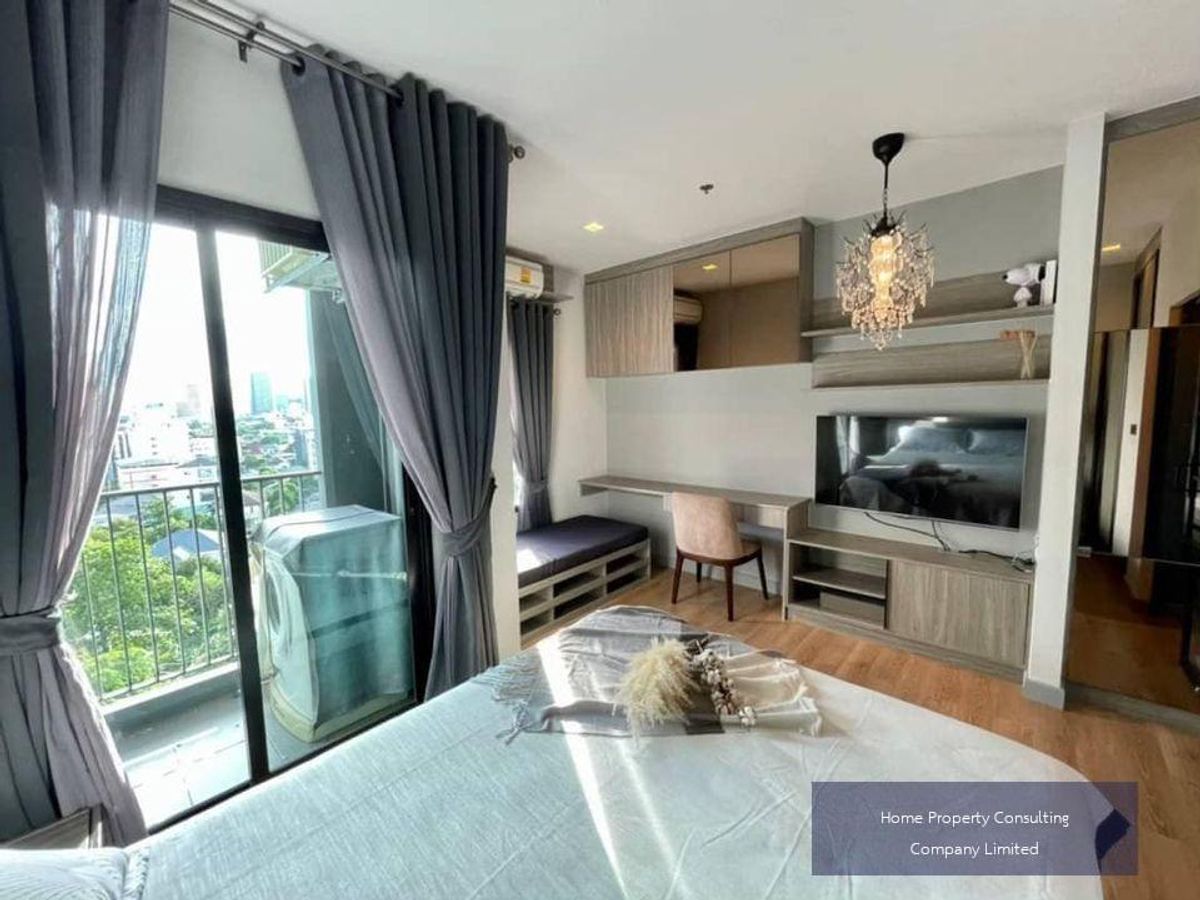 For SaleCondoLadprao, Central Ladprao : Condo for sale on Midtown Ladprao 24, near MRT Lat Phrao (140 m/2 minutes, walk). Interested in negotiating @condobkk (with @) Code H33215