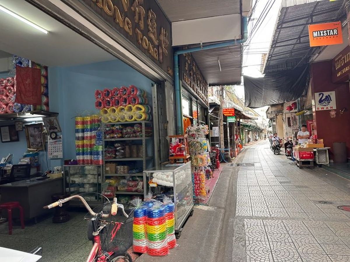 For SaleShop HouseYaowarat, Banglamphu : 3 -storey commercial building for sale in Sampeng area, gold, business location