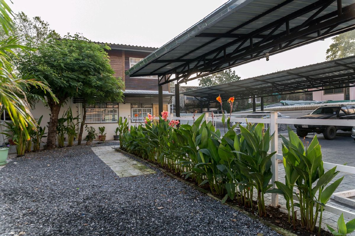 For RentHousePinklao, Charansanitwong : Garden Home, 2 Bedroom, 2 Bathroom, Parking, Full Appliance Wheelcbair Accessible