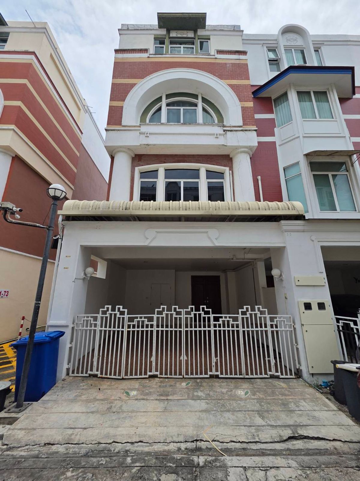 For RentTownhomeOnnut, Udomsuk : Rent a townhouse, Ban Wipha, Sukhumvit, Zone, Udomsuk, near True Digital Park, only 6 minutes.