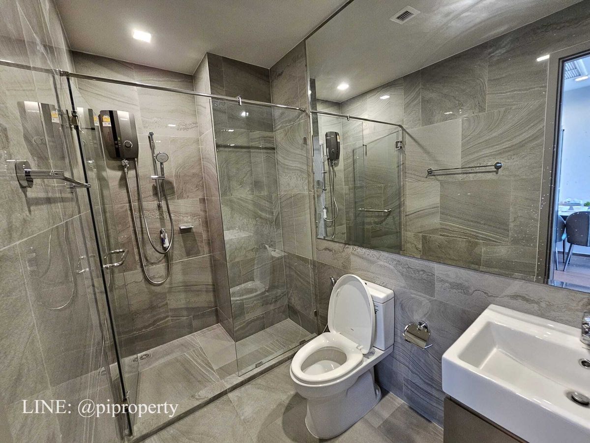 ให้เช่าคอนโดอารีย์ อนุสาวรีย์ : ดูเพล็กซ์ชั้นสูง 2 ห้องนอน ให้เช่า ไอดีโอ คิว วิคตอรี่ 0 เมตร จาก BTS ชัยชนะ และศตวรรษที่ลานภาพยนตร์ โรงเรียนและโรงพยาบาลที่ดีโดยรอบ