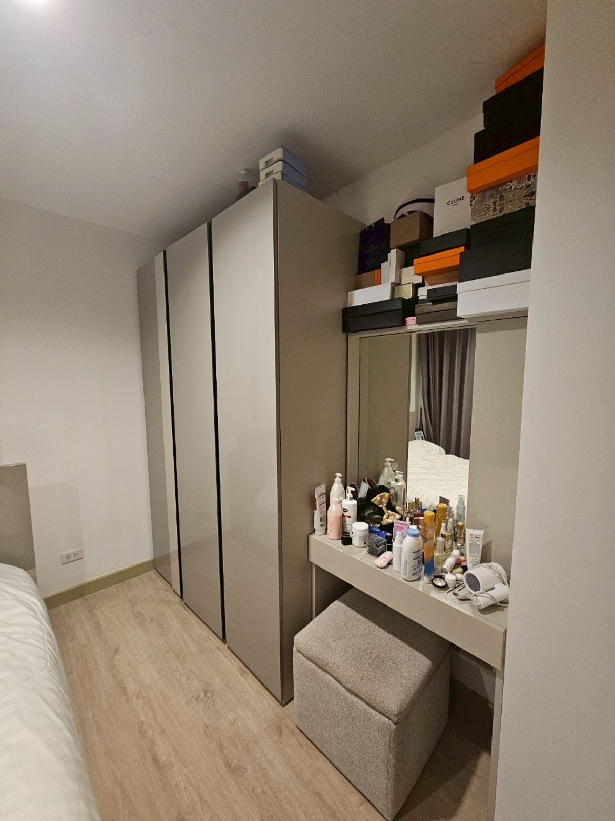 ขายคอนโดปิ่นเกล้า จรัญสนิทวงศ์ : ขายต่ำกว่าประเมินสุดๆ เจ้าของอยู่เอง รักมาก ชั้นสูงใกล้ rooftop 