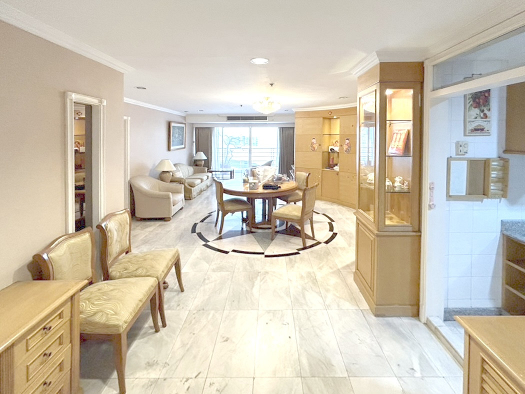 ขายคอนโดสุขุมวิท อโศก ทองหล่อ : ขาย คอนโด The Waterford Diamond Tower สุขุมวิท 180 ตรม ชั้น 18 สภาพเยี่ยม TV.
