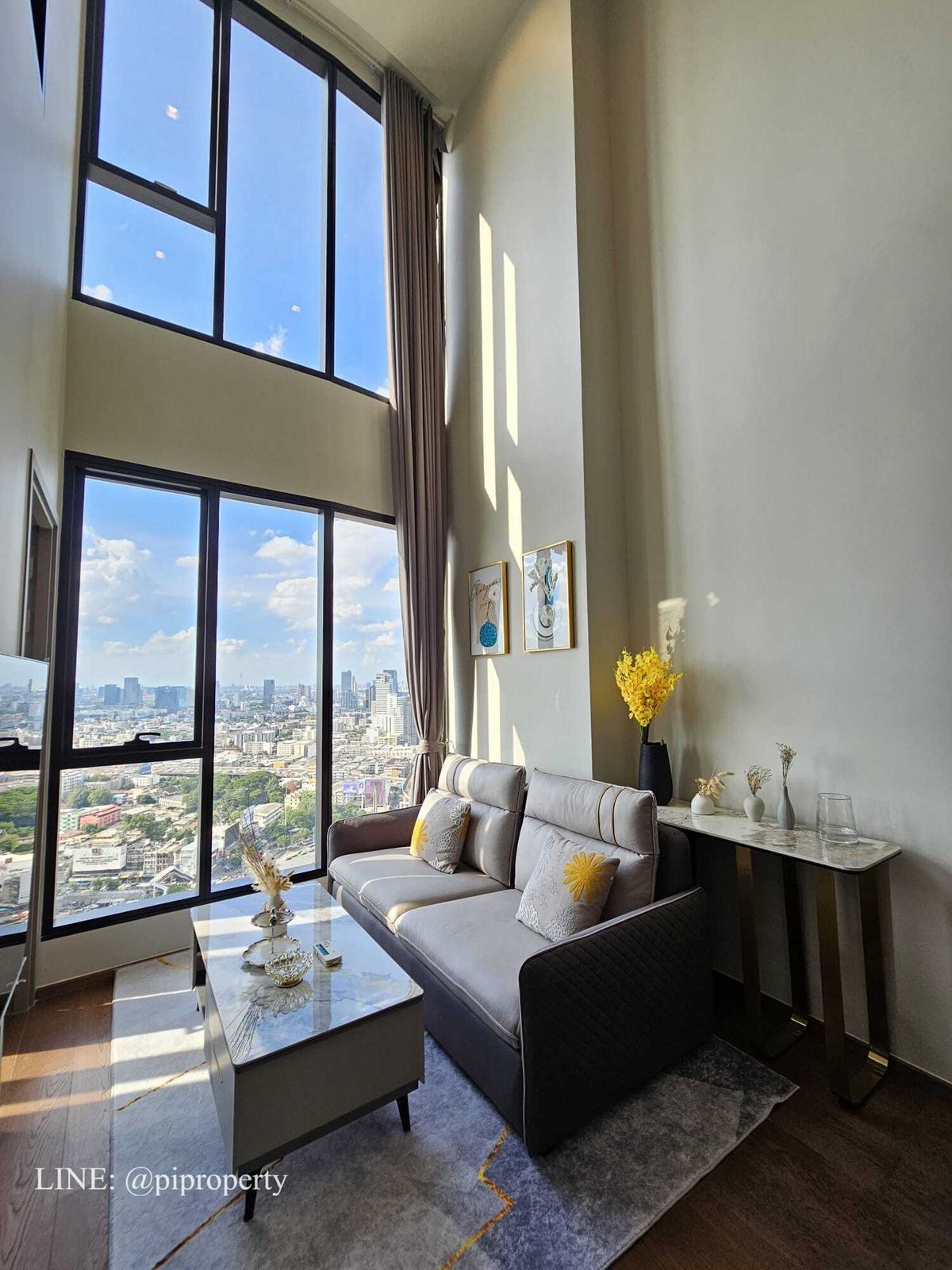 ให้เช่าคอนโดอารีย์ อนุสาวรีย์ : ดูเพล็กซ์ชั้นสูง 2 ห้องนอน ให้เช่า ไอดีโอ คิว วิคตอรี่ 0 เมตร จาก BTS ชัยชนะ และศตวรรษที่ลานภาพยนตร์ โรงเรียนและโรงพยาบาลที่ดีโดยรอบ