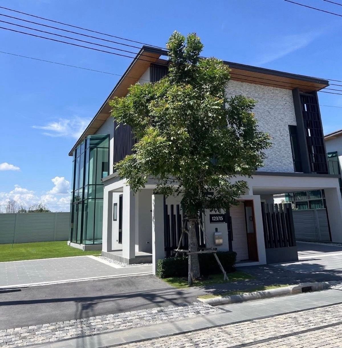 For RentHousePhutthamonthon, Salaya : 1 hand house for rent, Le Parc Next Project, Thawi Watthana Road, Phutthamonthon 3, a very livable house, size 104 sq.m.