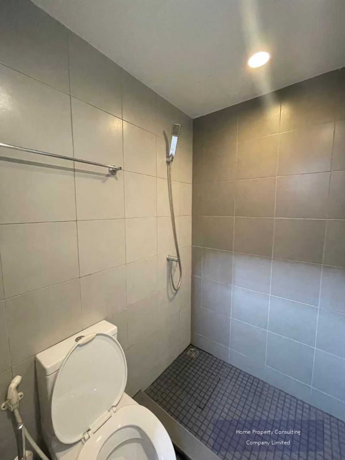 For SaleCondoOnnut, Udomsuk : Condo for sale Elio Sukhumvit 64 . Interested in negotiating @condobkk (with @) Code H33216