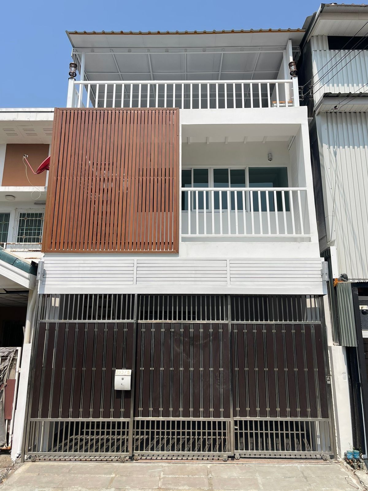 For SaleTownhomeOnnut, Udomsuk : Townhome Soi Onnut 44 /4 Bedrooms (Sale), Townhome Soi onnut 44 /4 Bedrooms (For Sale) FON151