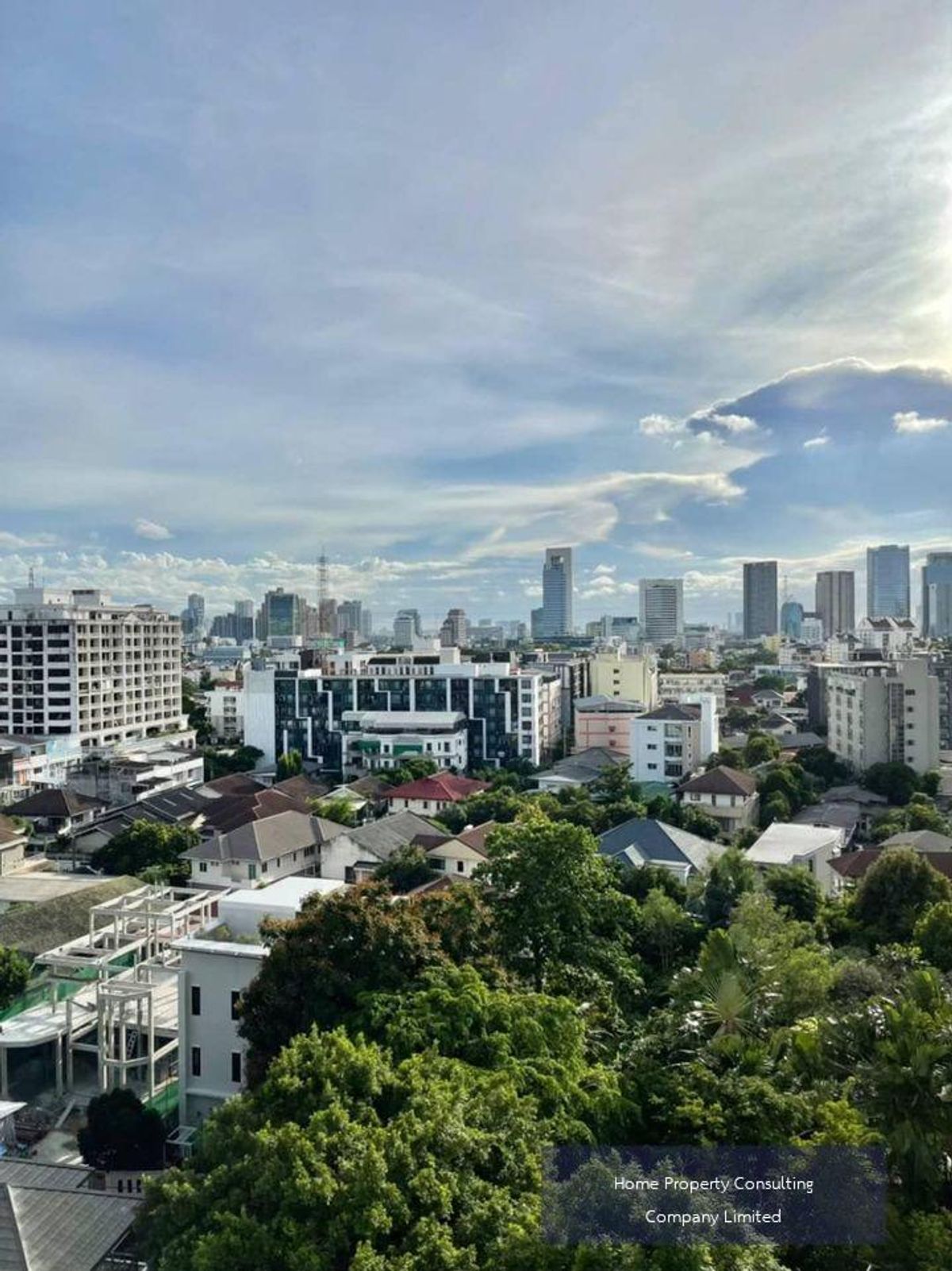 For SaleCondoLadprao, Central Ladprao : Condo for sale on Midtown Ladprao 24, near MRT Lat Phrao (140 m/2 minutes, walk). Interested in negotiating @condobkk (with @) Code H33215