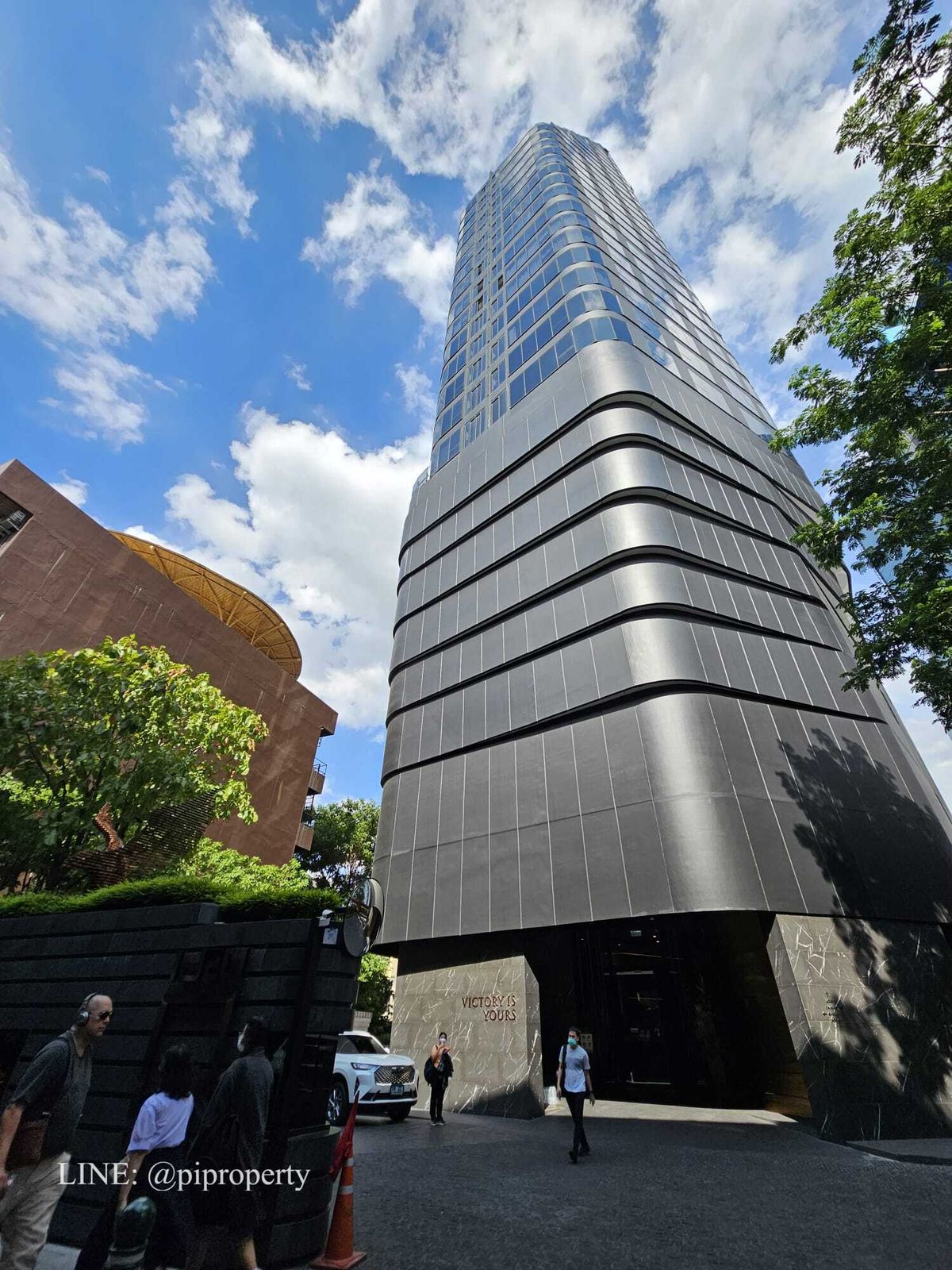 ให้เช่าคอนโดอารีย์ อนุสาวรีย์ : ดูเพล็กซ์ชั้นสูง 2 ห้องนอน ให้เช่า ไอดีโอ คิว วิคตอรี่ 0 เมตร จาก BTS ชัยชนะ และศตวรรษที่ลานภาพยนตร์ โรงเรียนและโรงพยาบาลที่ดีโดยรอบ