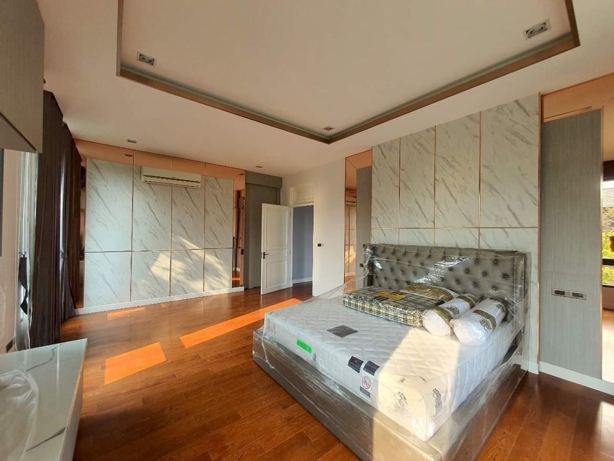 ขายบ้านปิ่นเกล้า จรัญสนิทวงศ์ : 🌟The Grand ปิ่นเกล้า โซน Alpina บ้านขนาดใหญ่พิเศษ! ที่ดิน 112.2 ตร.ว. บิ้วอินครบ ใหม่แทบไม่เคยอยู่🌟