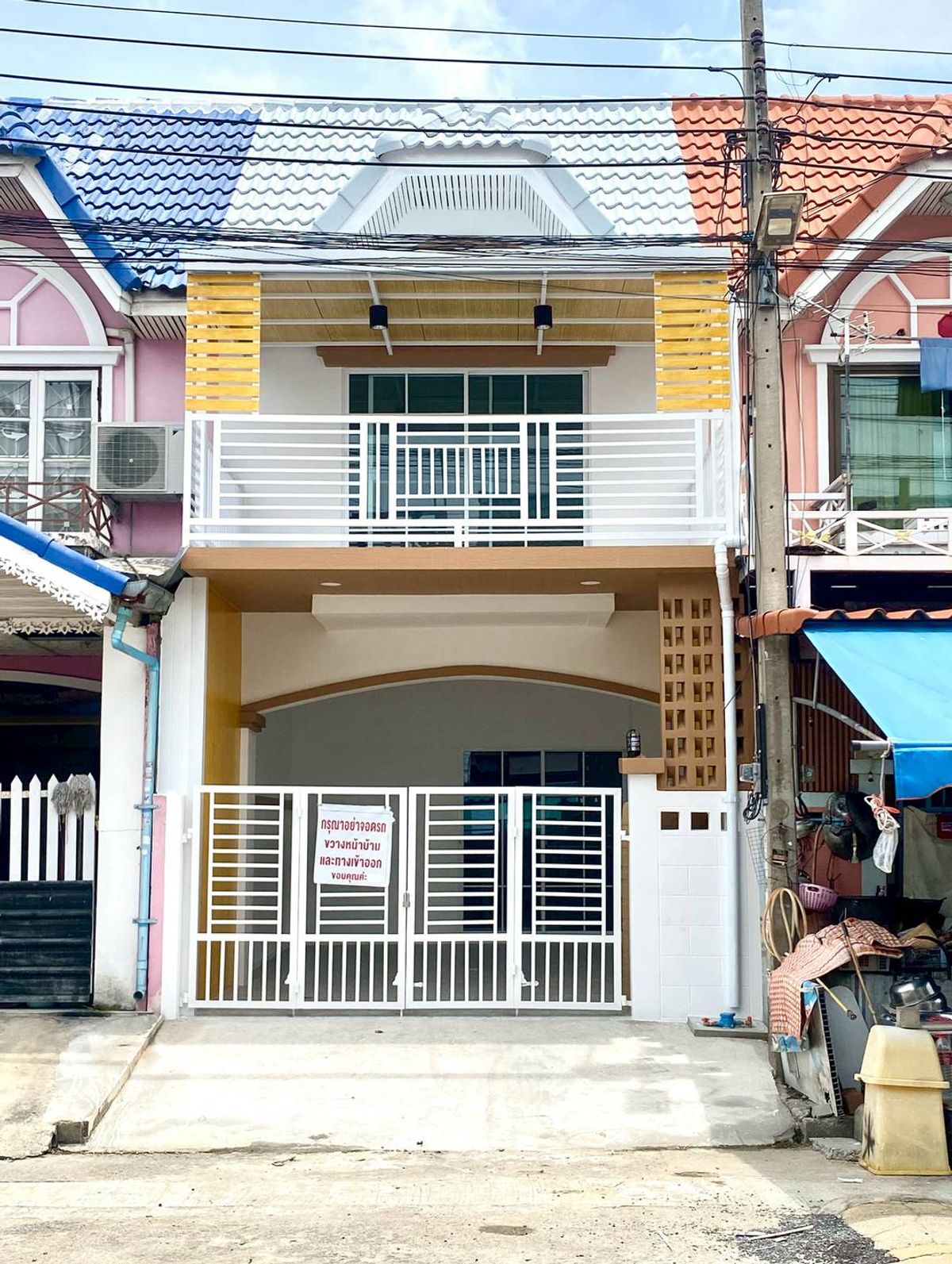 For SaleTownhomeNonthaburi, Bang Yai, Bangbuathong : House for sale, Townhouse, new renovated, Menwadi Village, Bang Bua Thong
