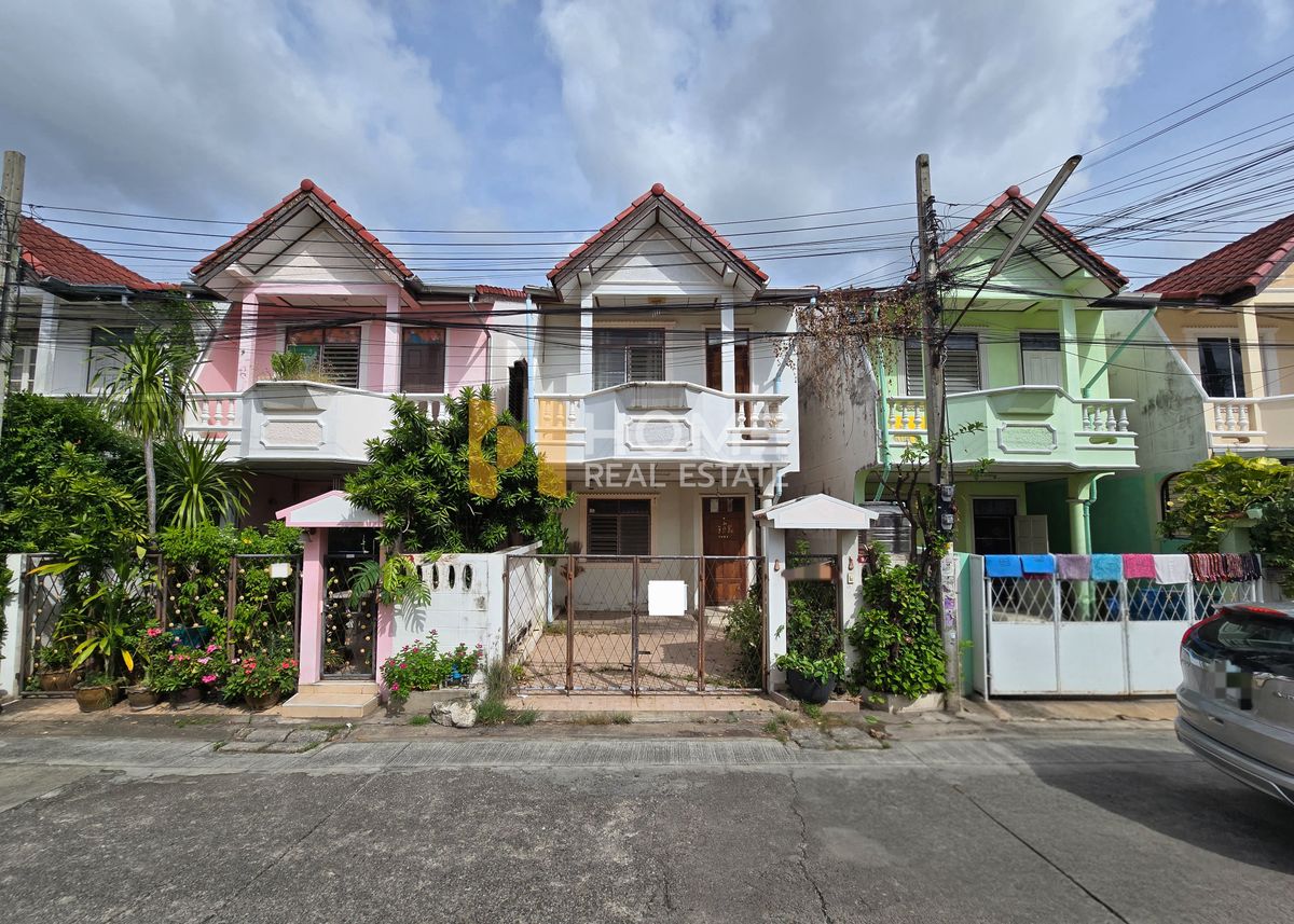 ขายทาวน์โฮมปิ่นเกล้า จรัญสนิทวงศ์ : บ้านอิ่มอัมพร 2 / 3 ห้องนอน (ขาย), Baan Imamphon 2 / 3 Bedrooms (FOR SALE) BZ086
