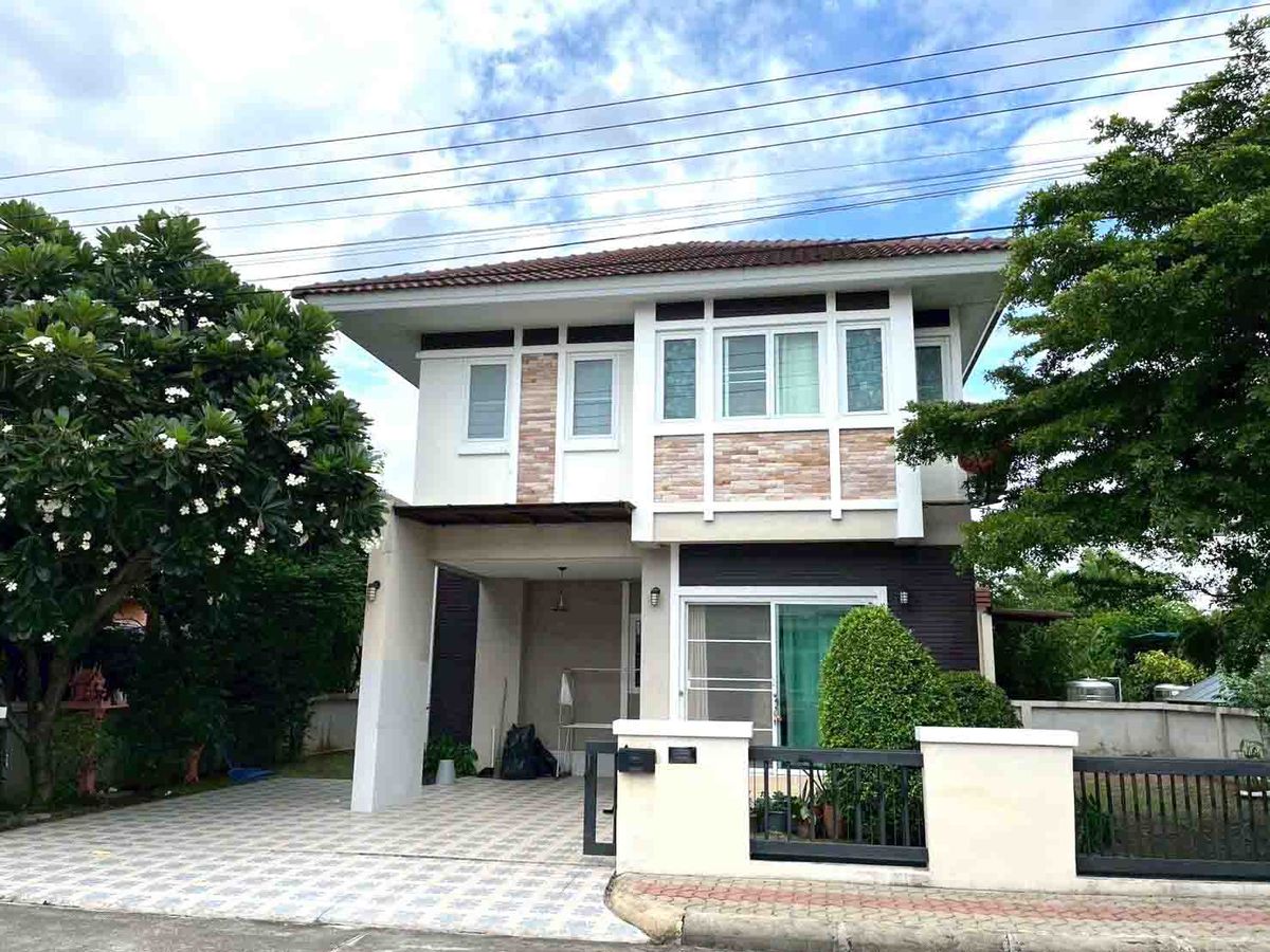 ให้เช่าบ้านเชียงใหม่ : H01290 ให้เช่าบ้านเดี่ยว 2 ชั้น มี 3 ห้องนอน 3 ห้องน้ำ 1 ห้องครัว จอดรถได้ 2 คัน