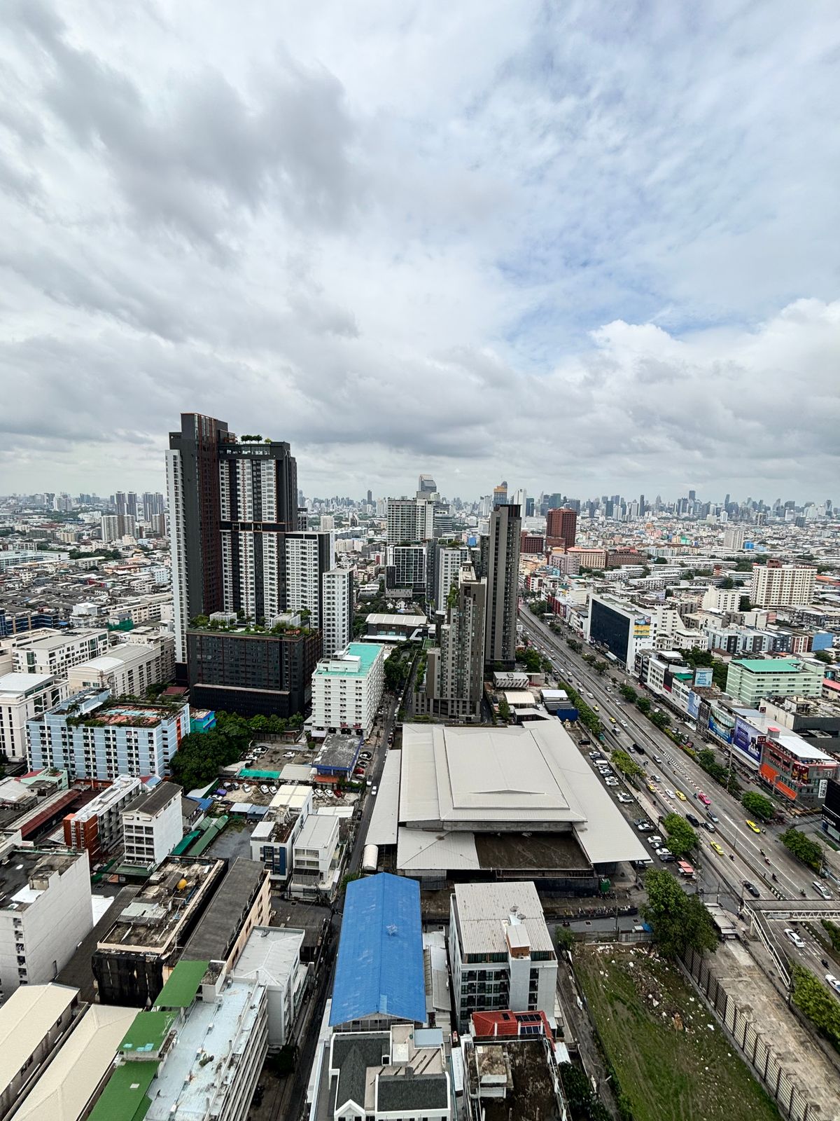 คอนโดรัชดา ห้วยขวาง : ขาย/เช่า คอนโด Life รัชดาภิเษก อาคาร B ชั้น 34 ชั้นสูงวิวเมือง ไม่มีตึกบัง