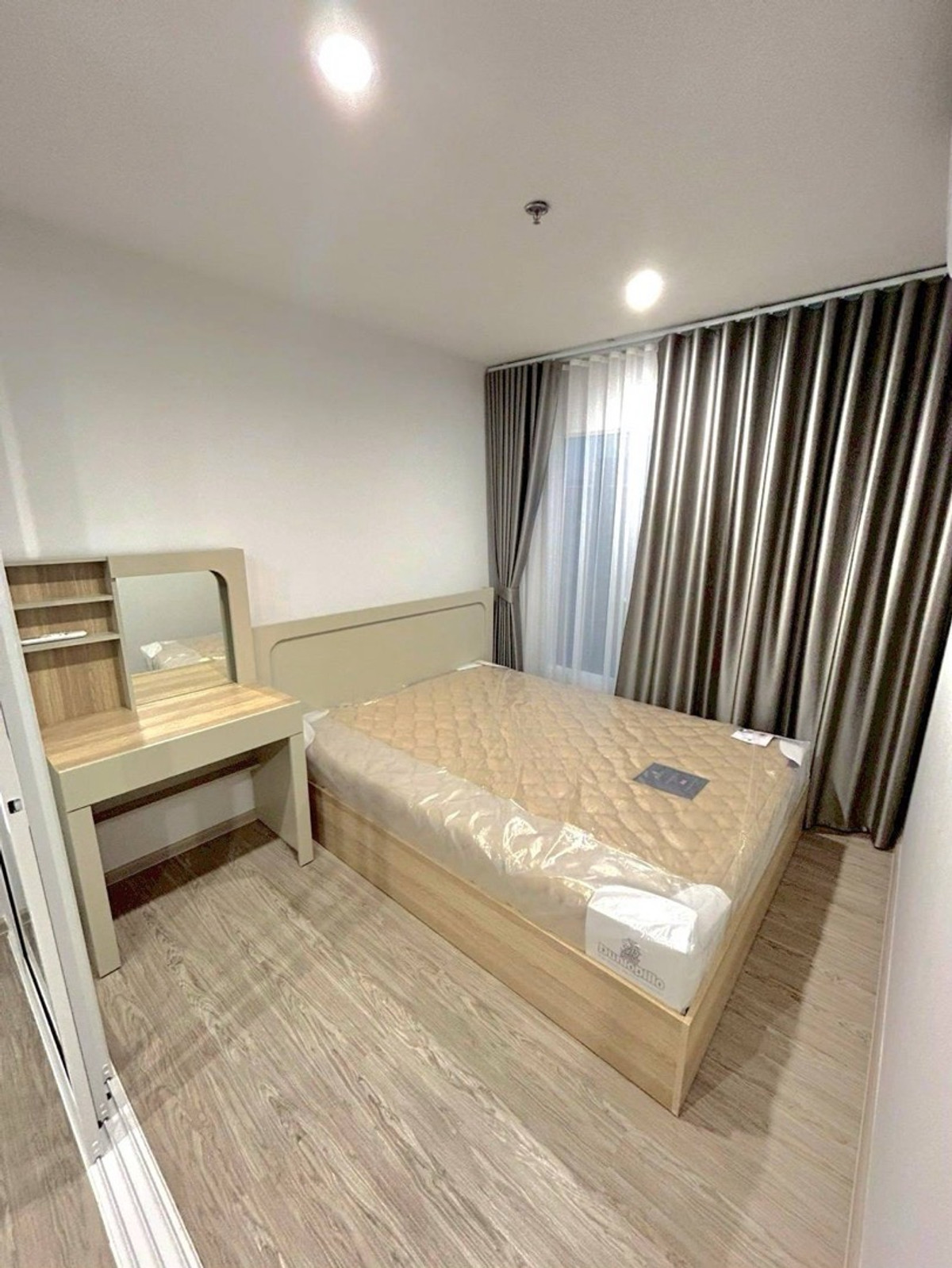 ให้เช่าคอนโดบางนา แบริ่ง ลาซาล : รีเจ้นท์โฮม บางนา ห้องใหม่เอี่ยม ห้องใหม่แกะกล่อง อาคาร B ชั้น 31 ทิศตะวันออกไม่ร้อน