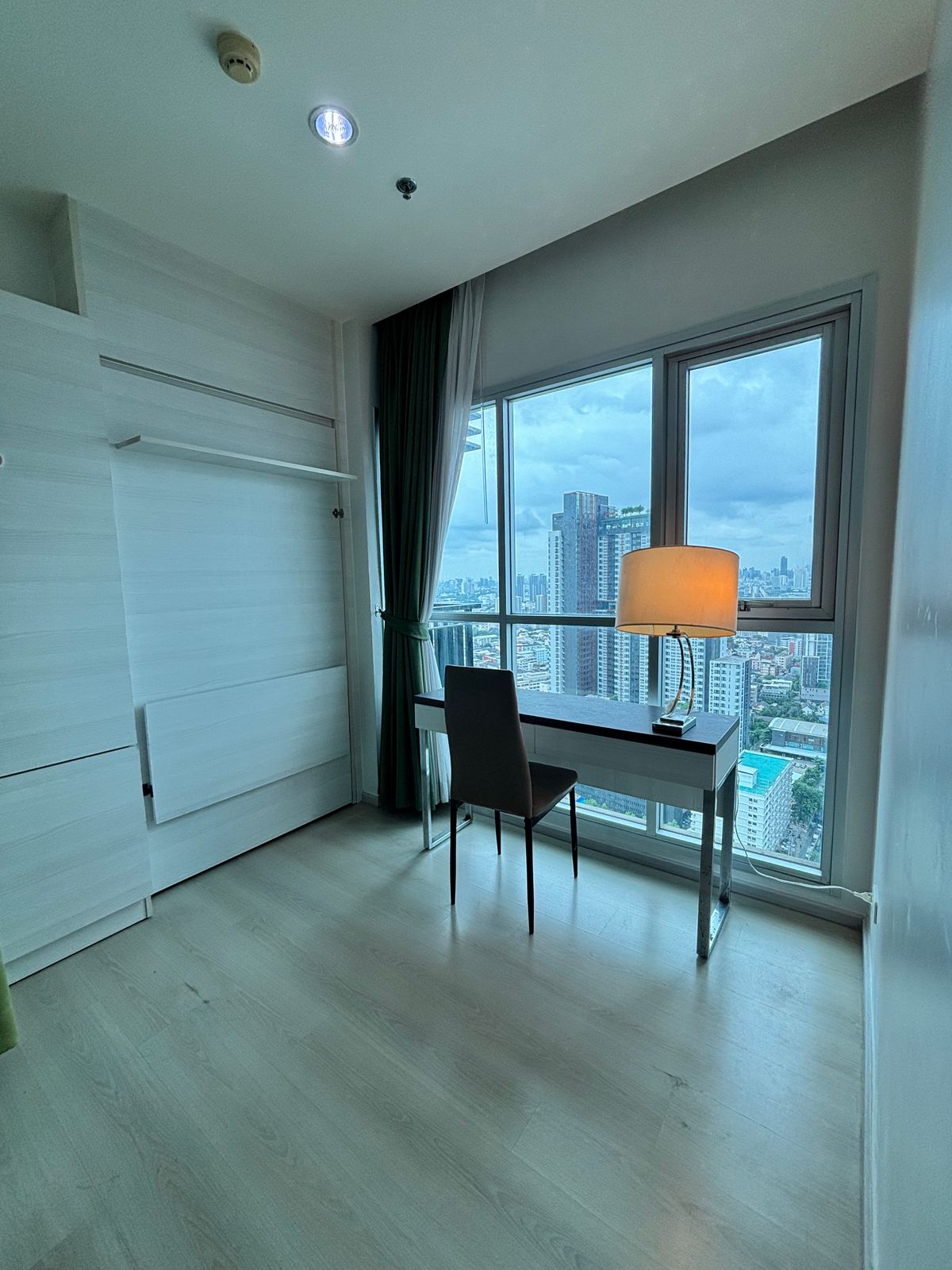 คอนโดรัชดา ห้วยขวาง : ขาย/เช่า คอนโด Life รัชดาภิเษก อาคาร B ชั้น 34 ชั้นสูงวิวเมือง ไม่มีตึกบัง