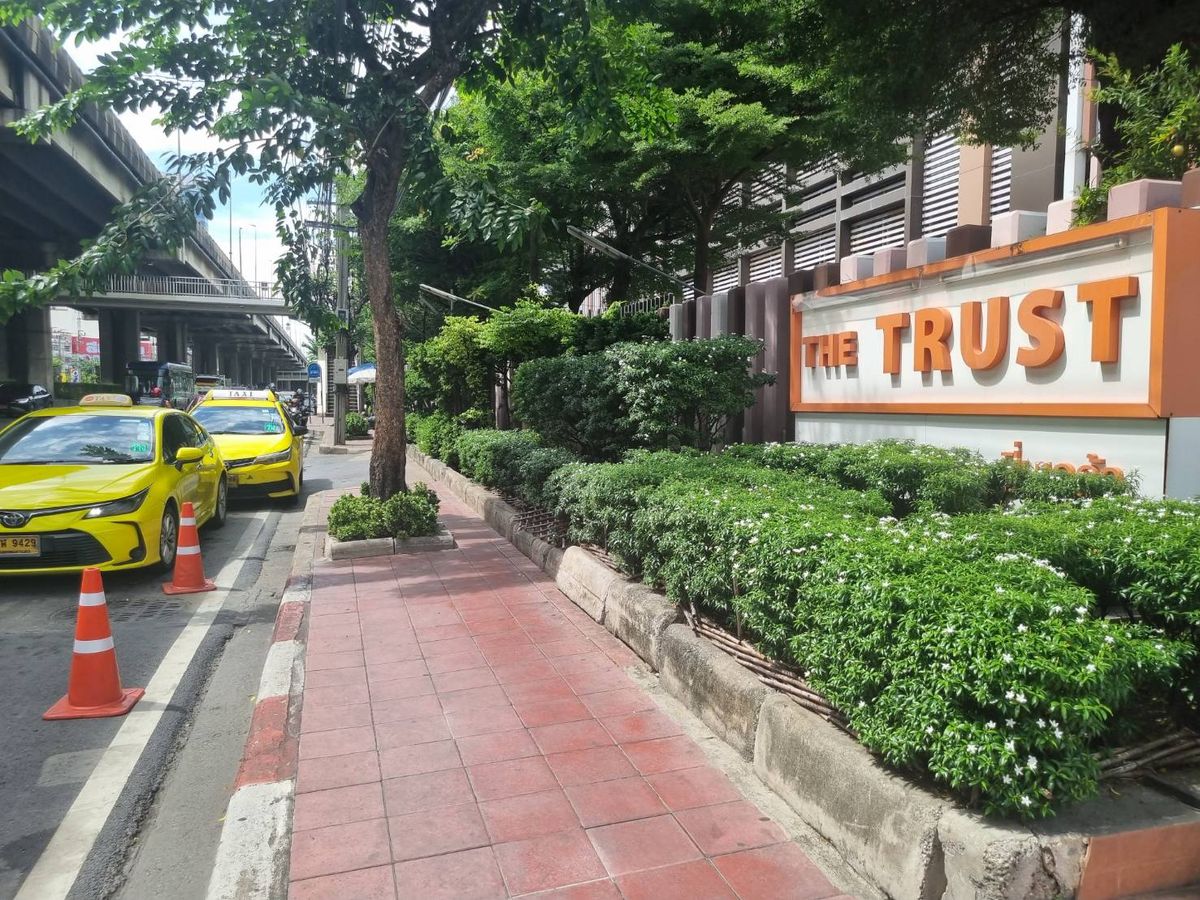 For SaleCondoPinklao, Charansanitwong : Condo For Sale: The Trust Residence Pinklao – 28.83 sq.m. Pool View, Fully Furnished, Near Shopping Malls & Main Road