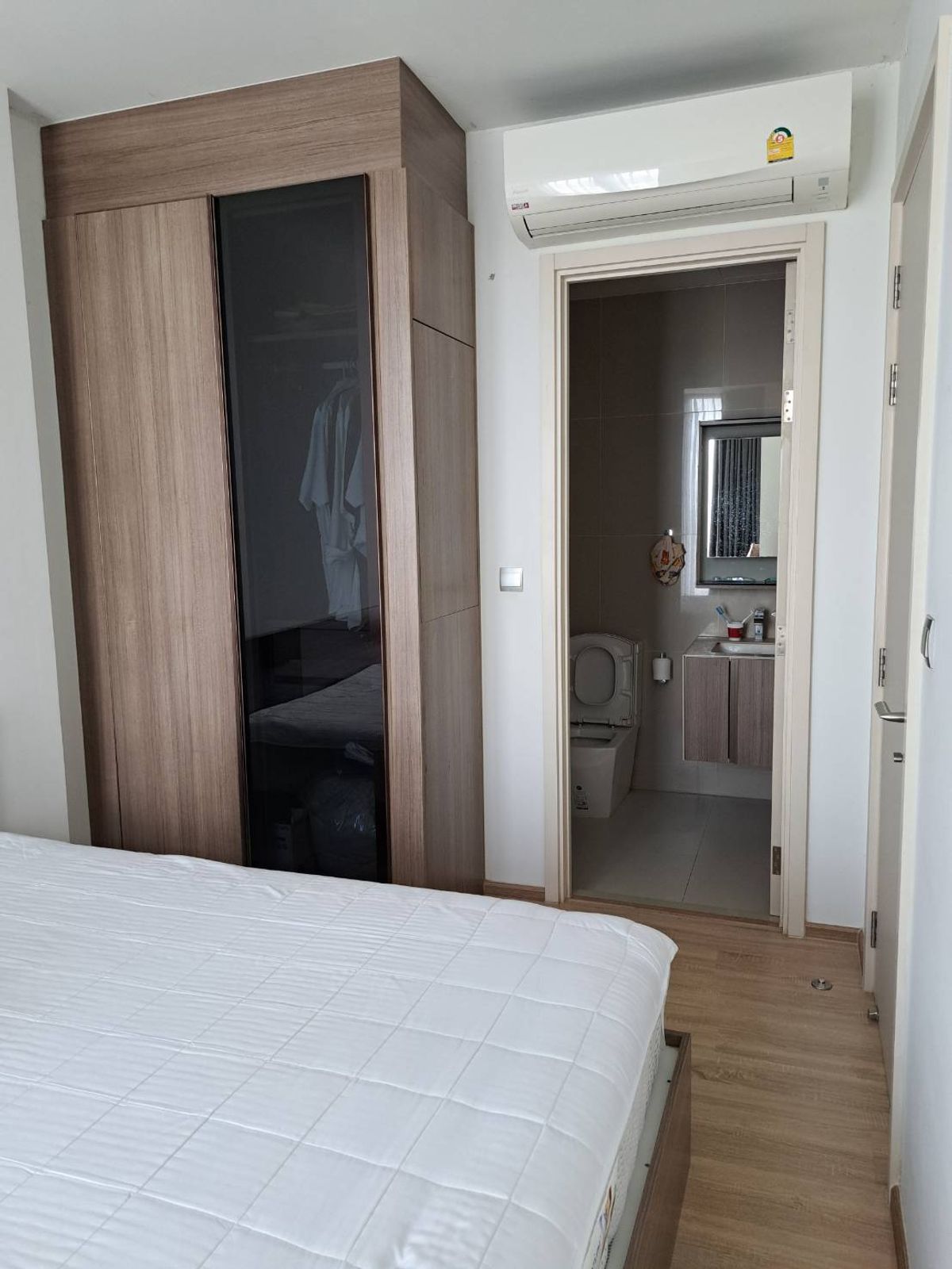 For SaleCondoSapankwai,Jatujak : The room is very good! The view is very beautiful. Mother cant find it anymore. Chatuchak Park is not hot, good price too! Do not miss. Interested, contact 0876358339.