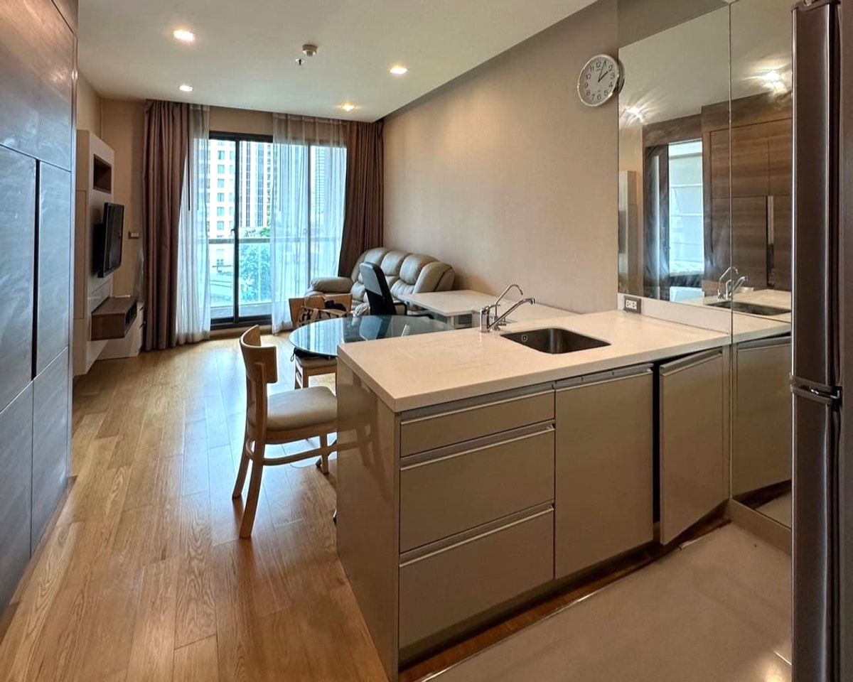 ให้เช่าคอนโดสาทร นราธิวาส : The Address Sathorn : ห้องกว้าง มีอ่างอาบน้ำ