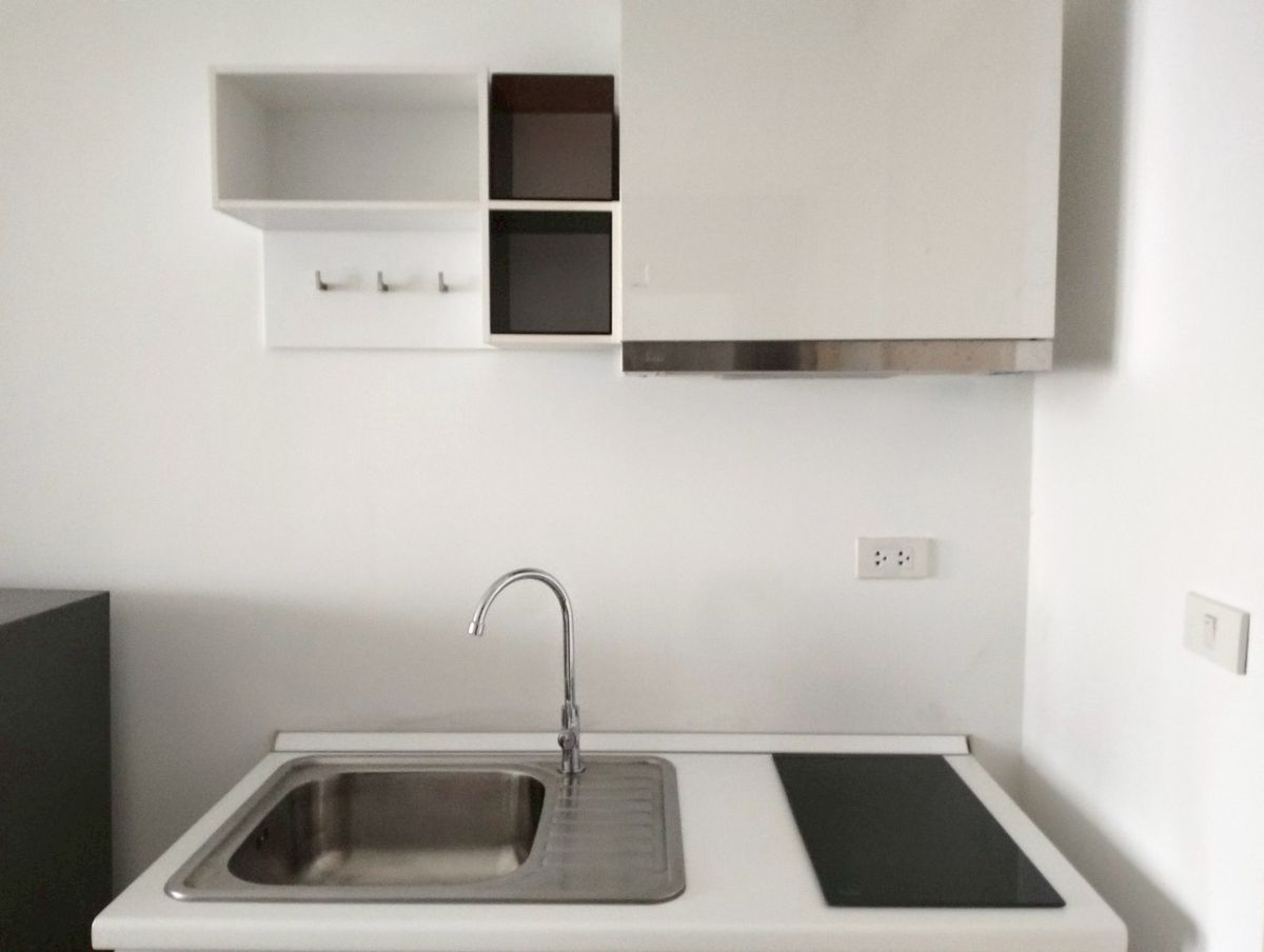 ขายคอนโดสมุทรปราการ สำโรง : Foreigner Quota ขายคอนโด Knightsbridge Sky River Ocean ราคา 1,990,000 บาท [YRs250204]