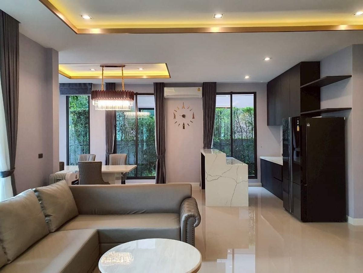 ขายบ้านปิ่นเกล้า จรัญสนิทวงศ์ : 🌟The Grand ปิ่นเกล้า โซน Alpina บ้านขนาดใหญ่พิเศษ! ที่ดิน 112.2 ตร.ว. บิ้วอินครบ ใหม่แทบไม่เคยอยู่🌟