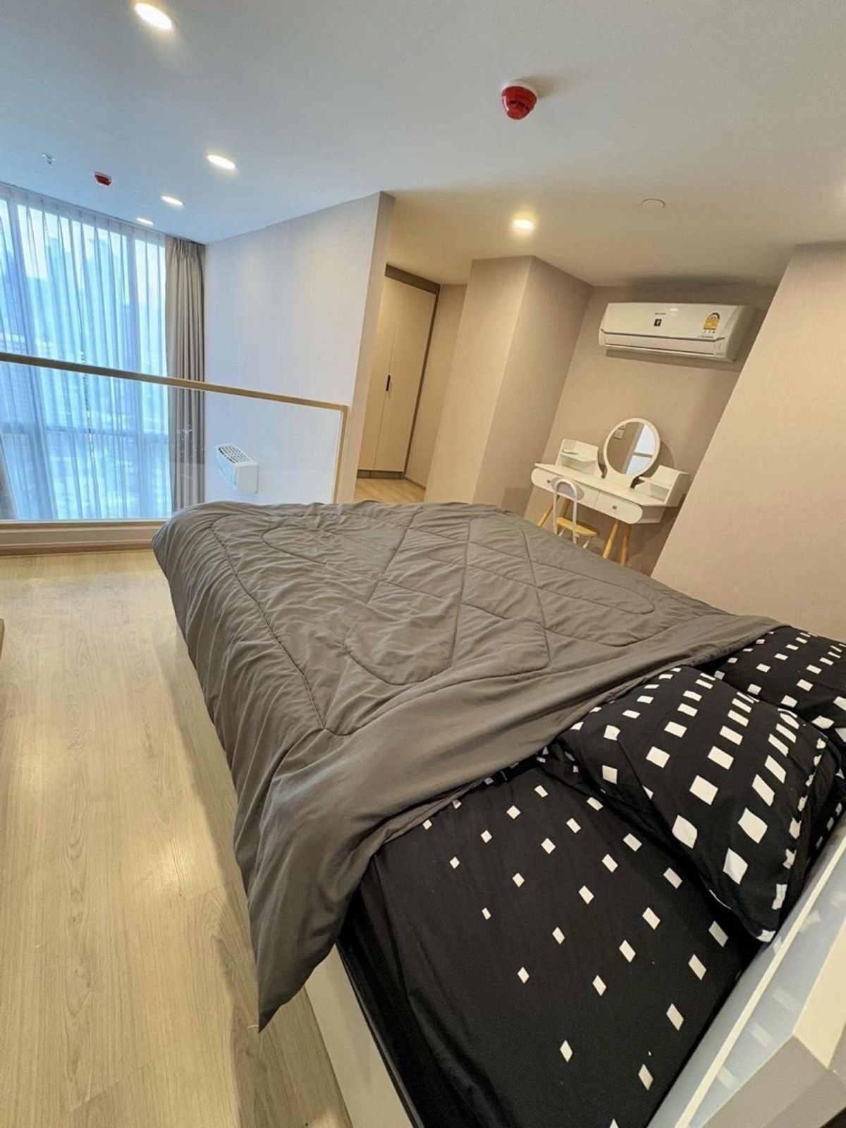ให้เช่าคอนโดคลองเตย กล้วยน้ำไท : ให้เช่า : Life rama4 asoke ห้องใหม่Duplex