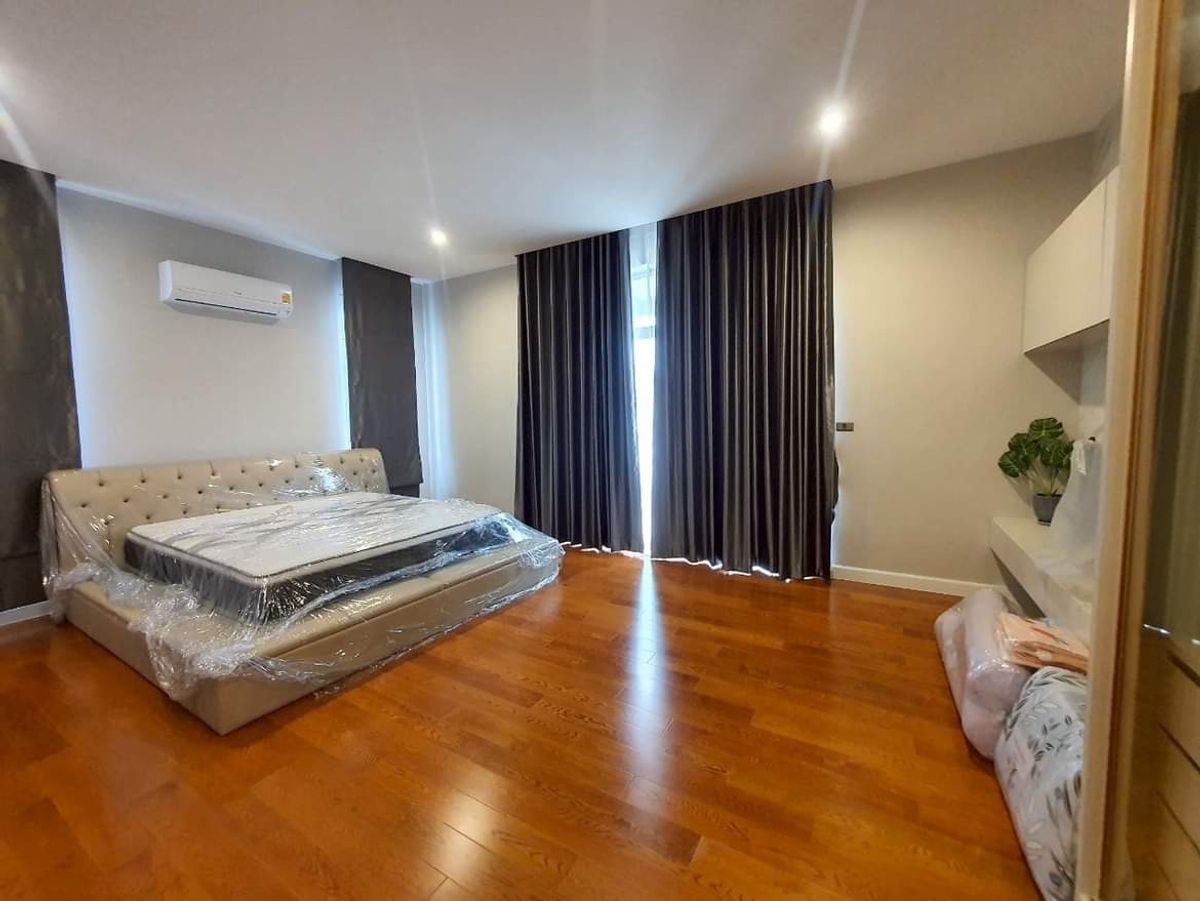 ขายบ้านปิ่นเกล้า จรัญสนิทวงศ์ : 🌟The Grand ปิ่นเกล้า โซน Alpina บ้านขนาดใหญ่พิเศษ! ที่ดิน 112.2 ตร.ว. บิ้วอินครบ ใหม่แทบไม่เคยอยู่🌟