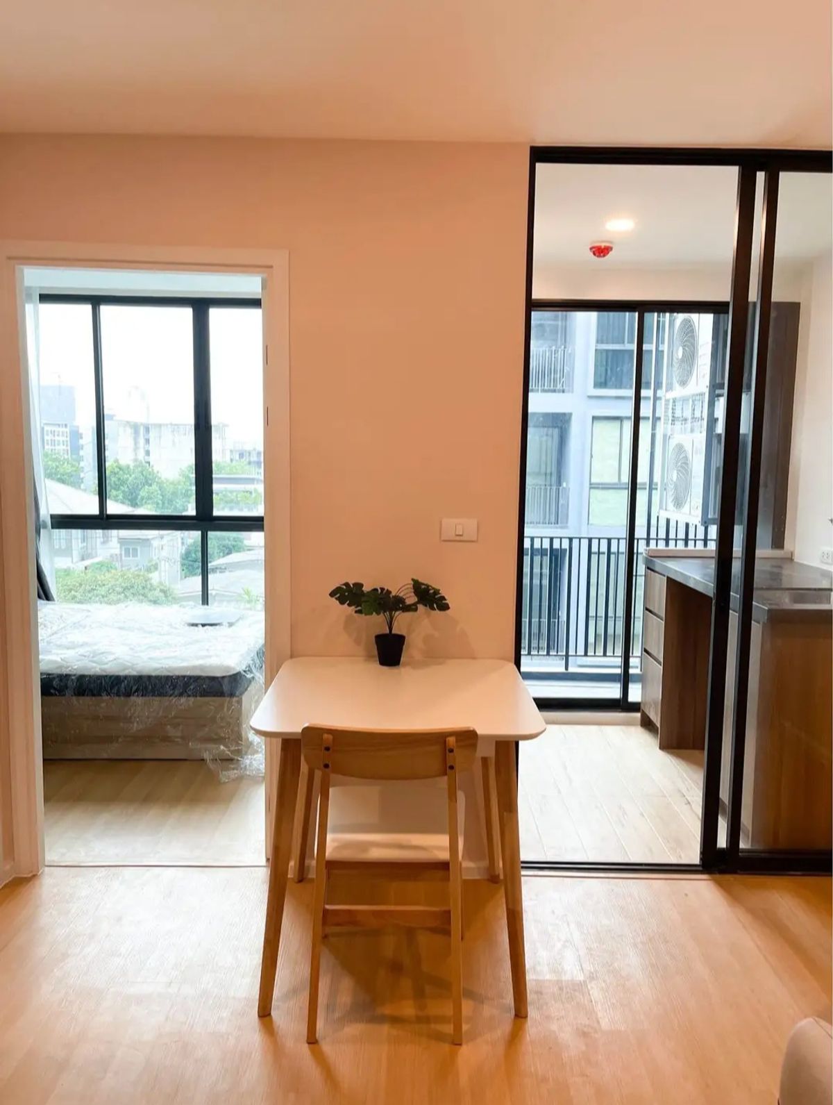 ให้เช่าคอนโดบางนา แบริ่ง ลาซาล : 9,500 BHT/Month Cerocco Bangna 36
