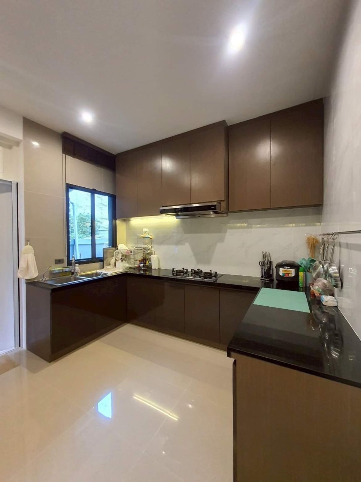 ขายบ้านปิ่นเกล้า จรัญสนิทวงศ์ : 🌟The Grand ปิ่นเกล้า โซน Alpina บ้านขนาดใหญ่พิเศษ! ที่ดิน 112.2 ตร.ว. บิ้วอินครบ ใหม่แทบไม่เคยอยู่🌟